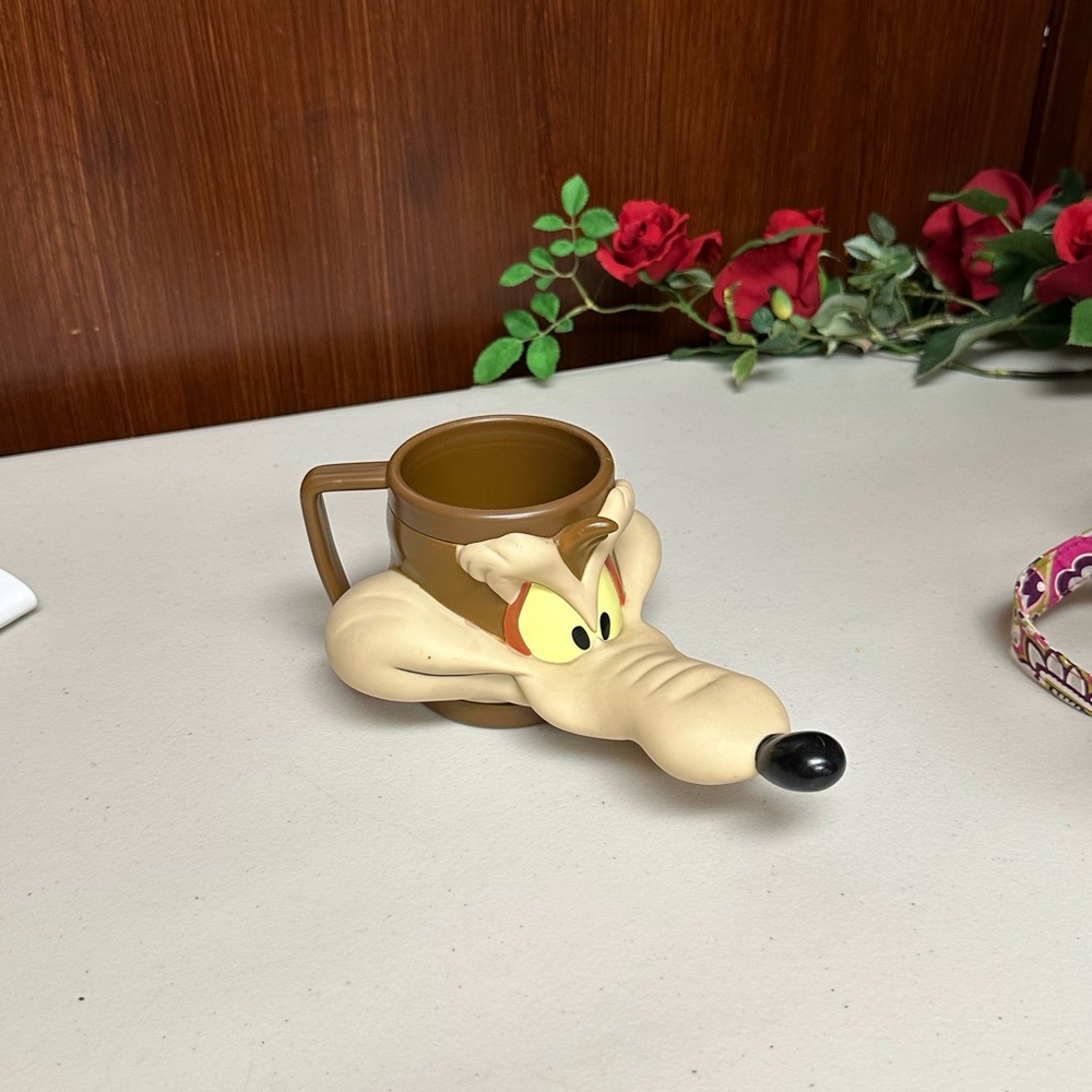 Warner Bros Looney Tunes Mug Coyote face mug - Picture 2 of 10
